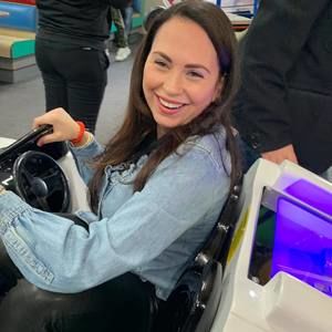 Meet your Posher, Sjsjsjd